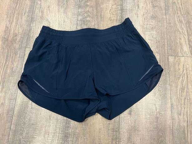 Lululemon navy high rise  hotty hot shorts 2.5”