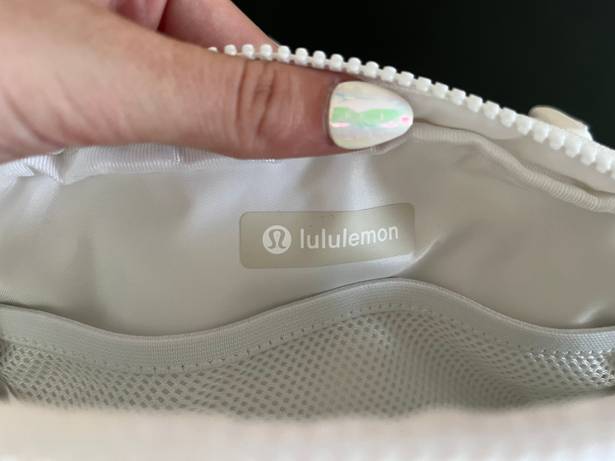 Lululemon Everywhere Belt Bag *Wunder Puff