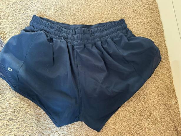 Lululemon Hotty Hot Low-Rise Lined Short 2.5