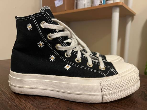 Daisy Embroidered Platform Converse