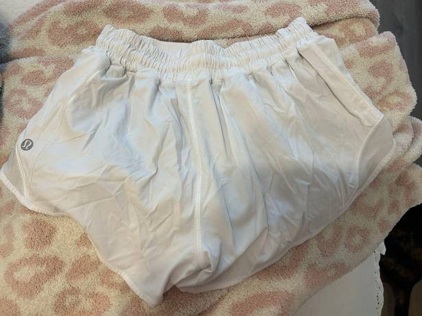 Lululemon White Hotty Hot 2.5” Shorts