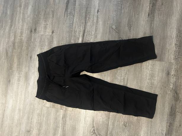 Lululemon Black Capris