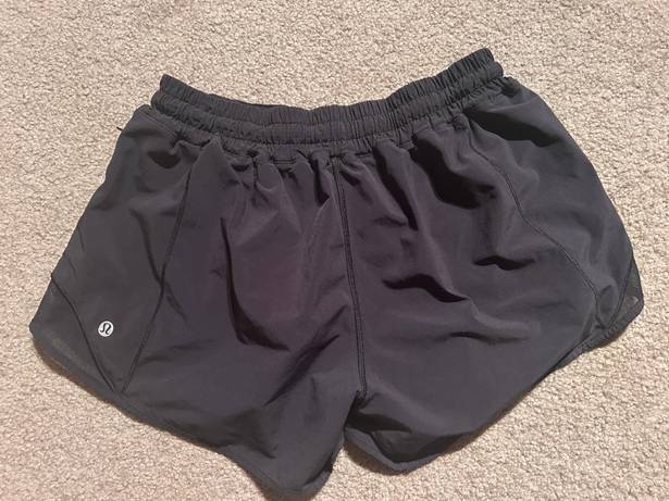 Lululemon Hottie Hot Shorts 2.5”