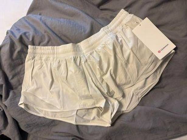 Lululemon Hotty Hot Short 2.5”