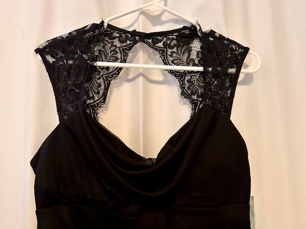 Scarlett Black Formal Dress With Lace