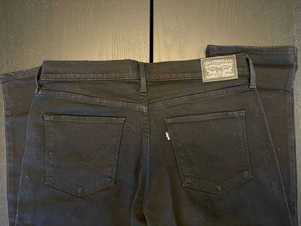 Levi’s 312 Shaping Slim Jeans