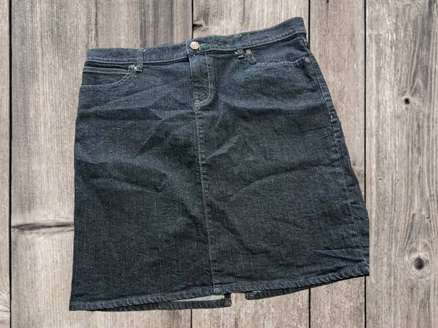 Old Navy Womens Size 12  Black Denim Skirt