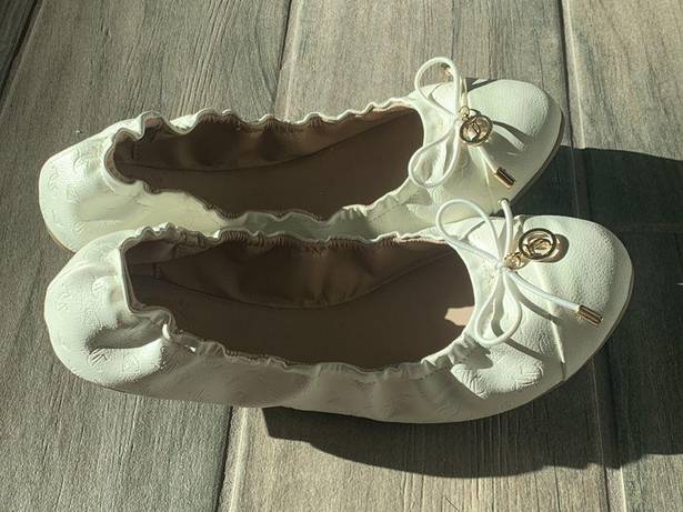 Juicy Couture  white scrunch flats