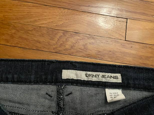 DKNY Jeans Dark Blue Mid Rise Boyfriend Cut Cotton Jeans, size 10