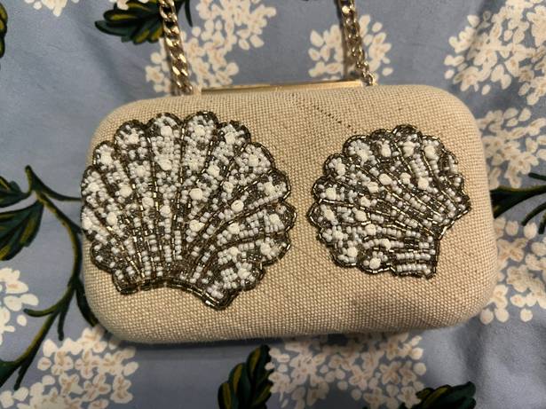 H&M Beaded And Embroidered Shell Clutch 🐚