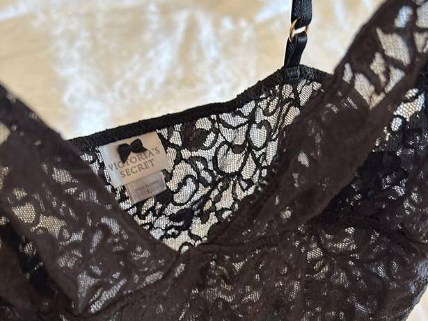 Victoria's Secret 🖤 VTG Victoria’s Secret Black Lace Slip in L EUC