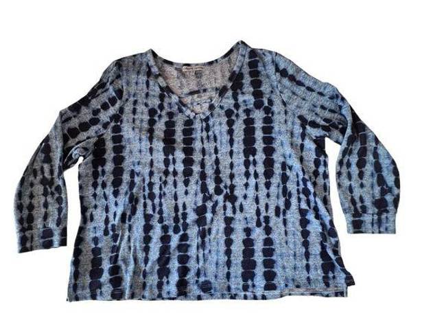 Absolutely Famous  Women's 3X Plus Blue Knit Soft Abstract Design Top