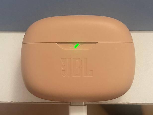 JBL Wireless Earbuds Tan