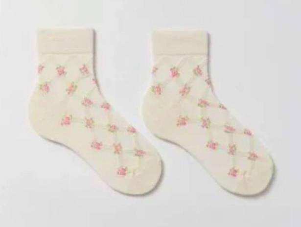 Urban Outfitters NWT  Rose Trellis Crew Socks coquette cottage core