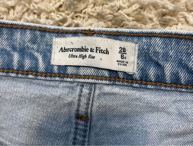 Abercrombie & Fitch  ultra high rise straight jeans size 28/6R