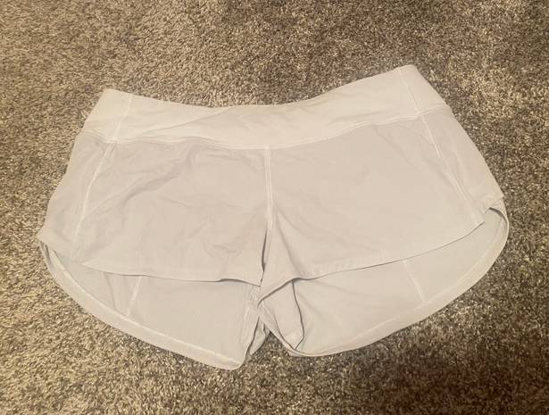 Lululemon Hotty Hot Low-Rise Lined Short 2.5"