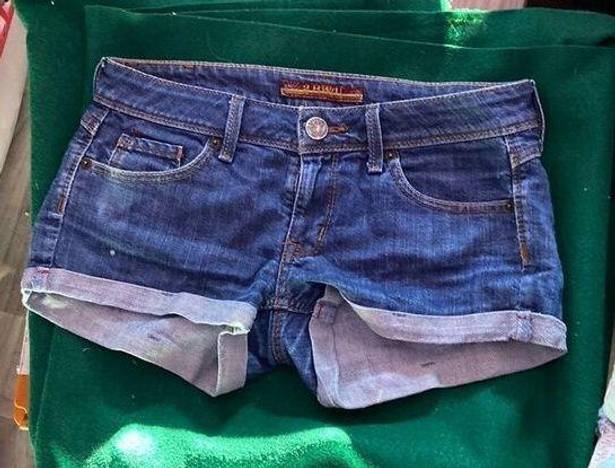 Pacific&Co TO Be With You Jeans . Denim Rolled Cuff Shorts Size Large