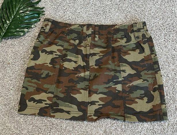 Elastic Camo Mini Skirt Cargo Size L