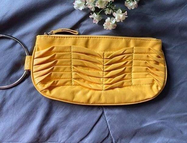 Chateau  yellow rushed brand new super cute Ringlot wristlet