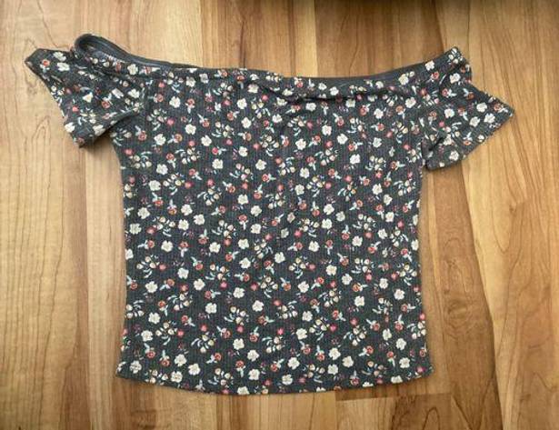 Mossimo Supply Co Flower Off Shoulders Top