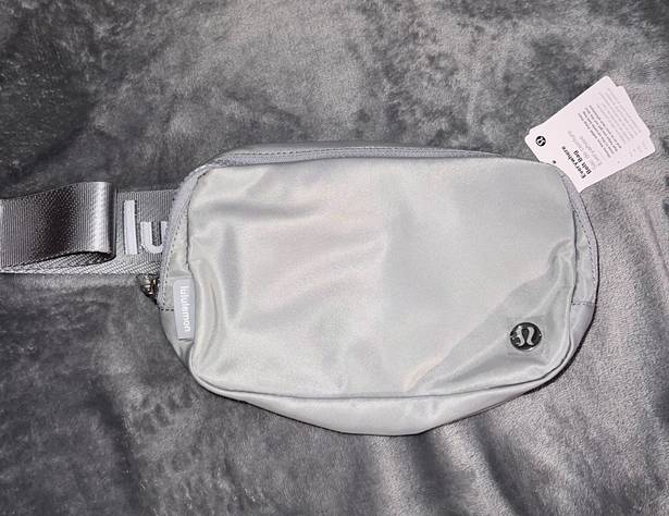 Lululemon Everywhere Belt Bag