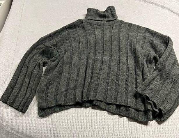 Pretty Little Thing PrettyLittleThings Gray Chunky Knit Turtleneck Oversized Sweater Size Medium EUC