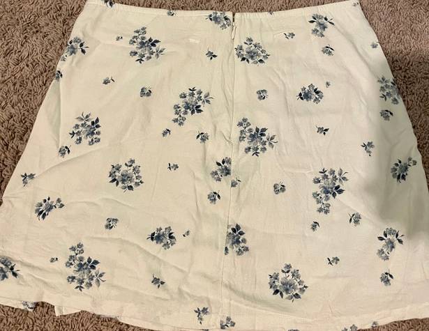 American Eagle Floral Mini Skirt