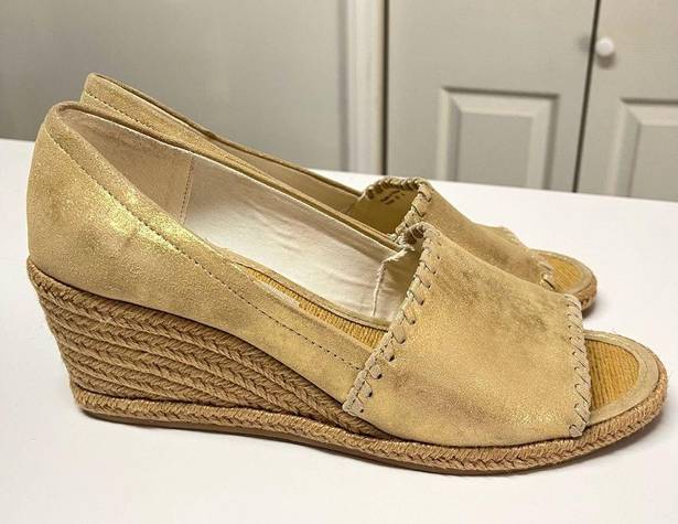 Jack Rogers Metallic Gold Canvas Palmer Espadrille Ripe Heel Wedge Size 9.5