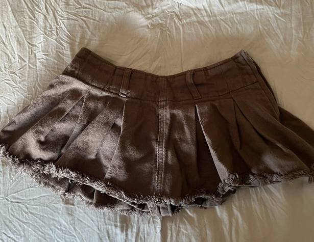 Edikted Brown Pleated Miniskirt