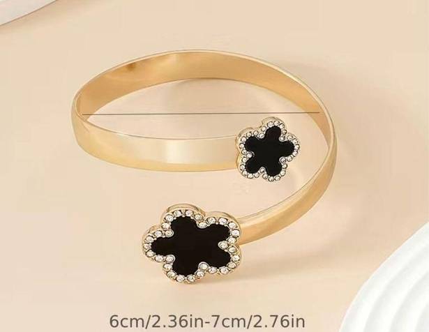 Twisted 18k Gold plated Lucky Flower Geometric  Cuff Bangle