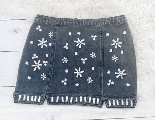 English Rose  Women's Embroidered Mini Denim Skirt Size Medium