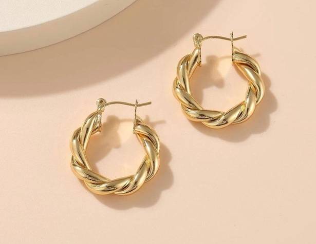 Gold Hoop Earrings| 14K Gold Plated|Lightweight|Hypoallergenic| Hoops