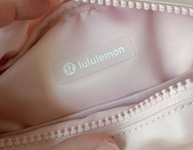 Lululemon City Essential Pouch 2L - Plush Pink