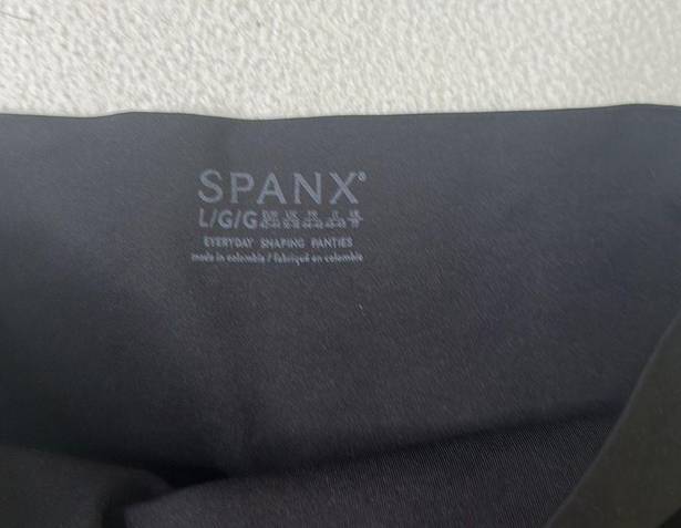Spanx  Shapewear Women’s Everyday Shaping Panties Boyshort