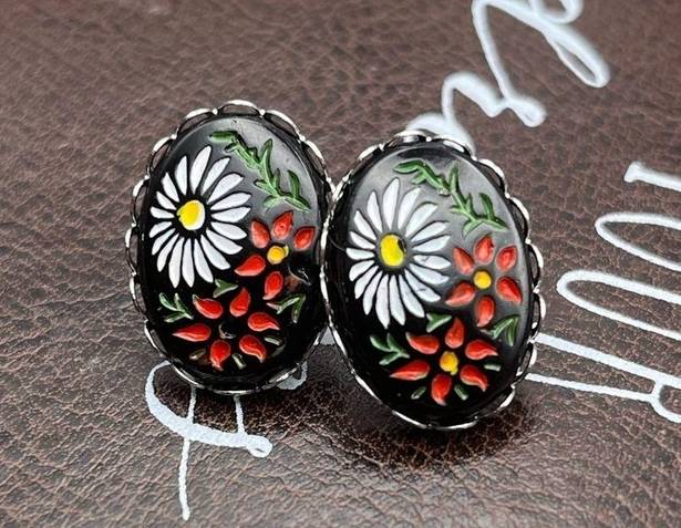 Daisy Vintage 1970s Black White  Red Floral Cabochon Stainless Steel Earrings