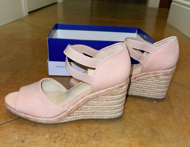 Life Stride Light Pink/ Nude Wedges 