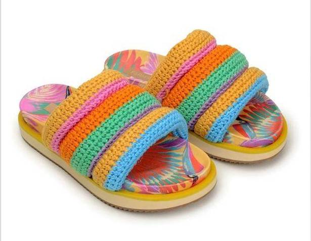 Farm Rio  Colorful Toucan Crotchet Anatomic Sandal