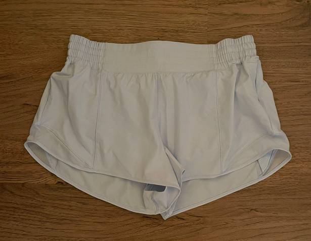 Lululemon High-Rise Hotty Hot Shorts 2.5 Inch