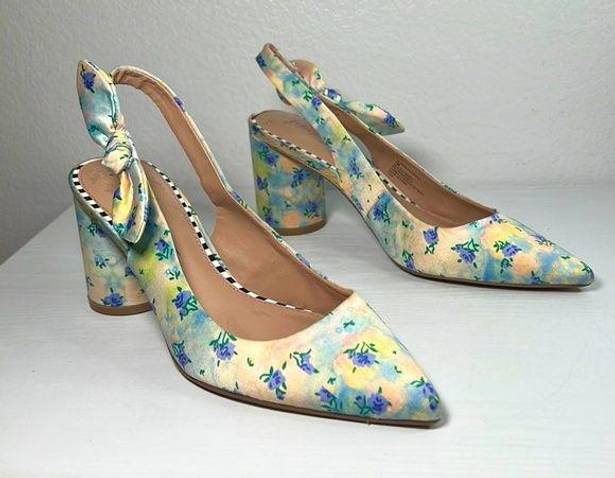 Betsey Johnson  circular heels floral design size 7 M