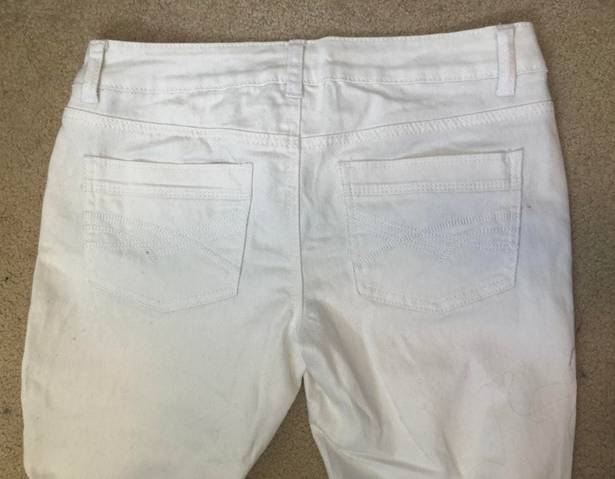 SO White Capri Length Pants