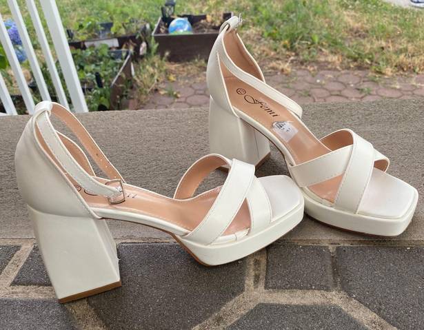 White Heels Size 7.5