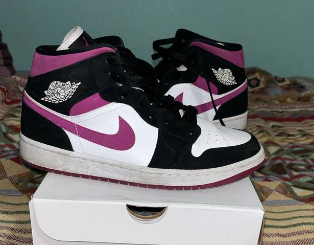 Nike Air Jordan’s 1 Mids