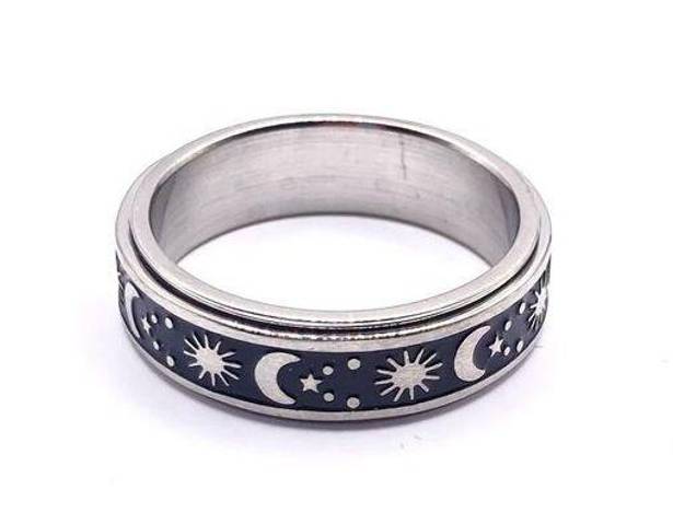 The Moon NWT Stainless steel and star fidget spinner ring size 7