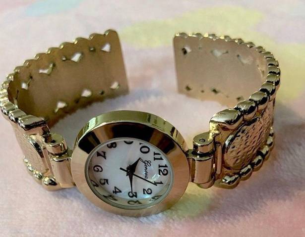 Geneva Vintage  Gold  mother of pearl woman’s watch