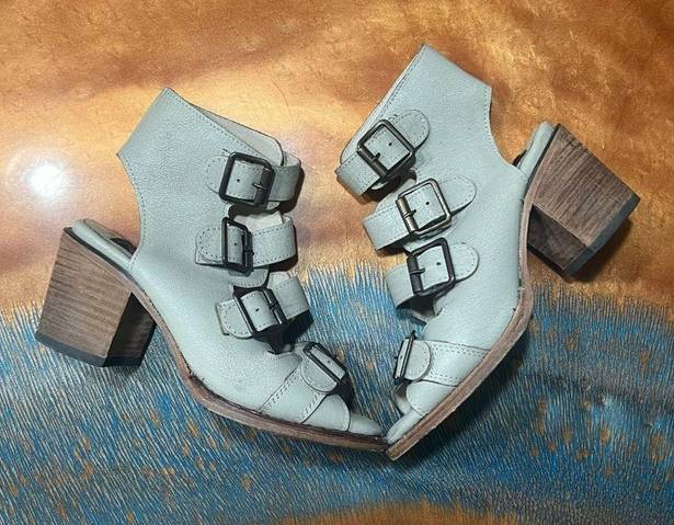 FREEBIRD by Steven Quail Leather Buckle Strapy Gladiator Sandals size 6 open toe