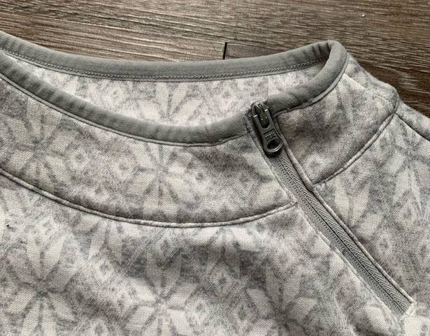 Talbots T by  Off White & Gray Snowflake Sweater S Petite