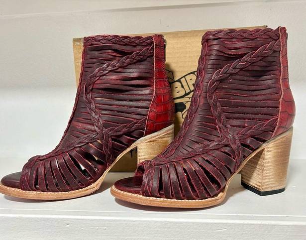 FREEBIRD by Steven Freebird Bela Leather Bootie. Red/wine. Size 10.