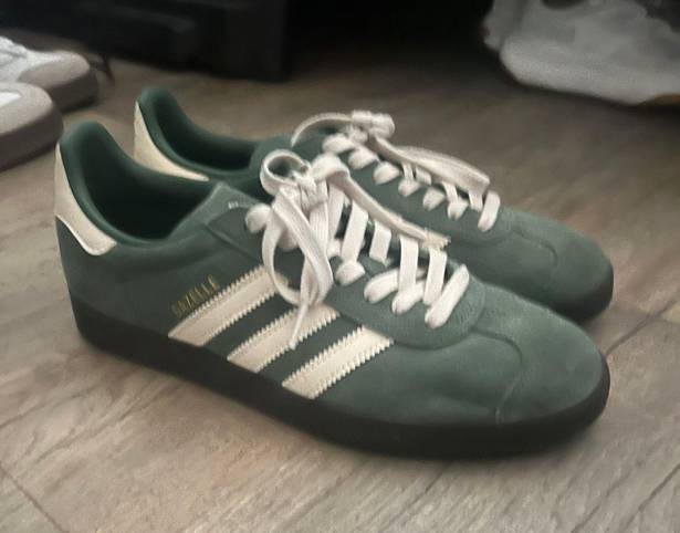 Adidas Olive Green  Sambas LIKE NEW