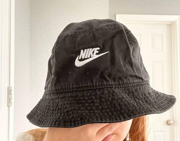 Nike  Black Bucket Hat