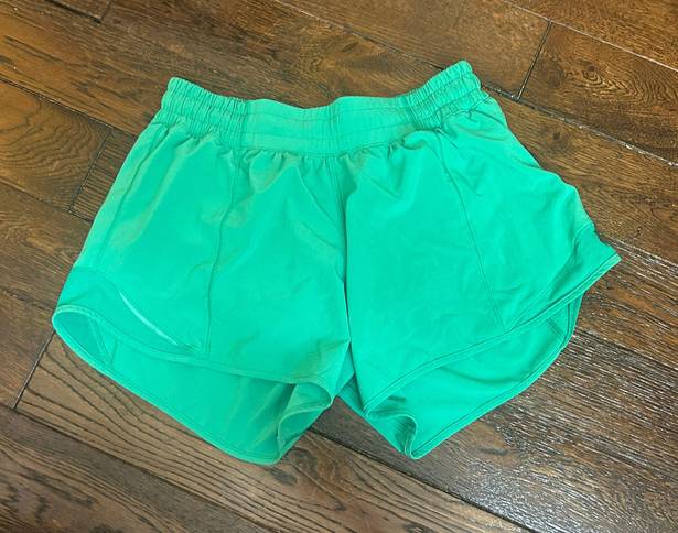 Lululemon Kelly Green  hotty hot shorts 4” Low rise